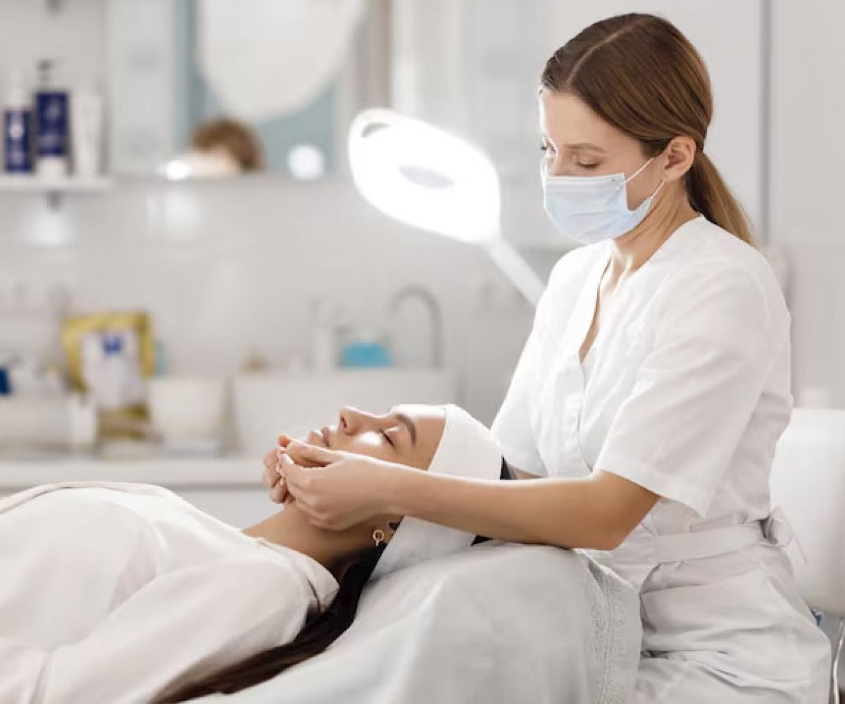 Custom Facial Treatments in Fresno: Comparing Medical-Grade vs. Day Spa Facials