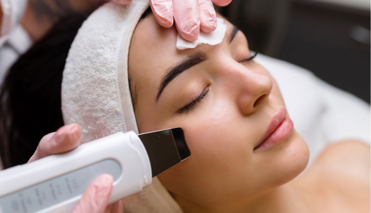 Clarity facial treatment for acne-prone skin