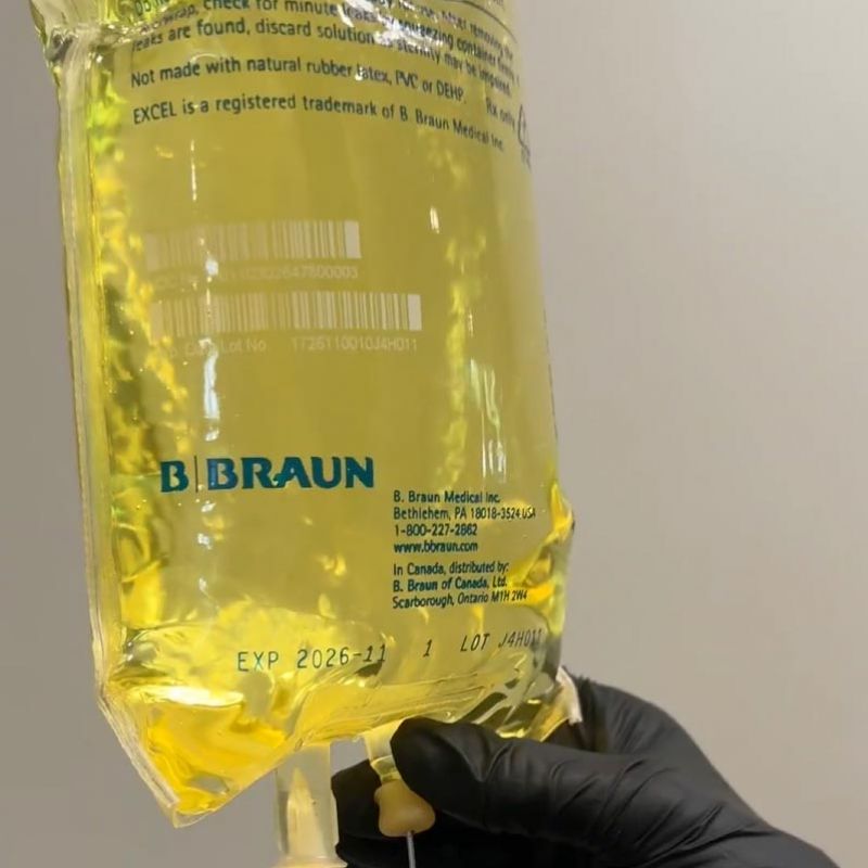 NAD IV therapy infusion bag to enhance energy and health