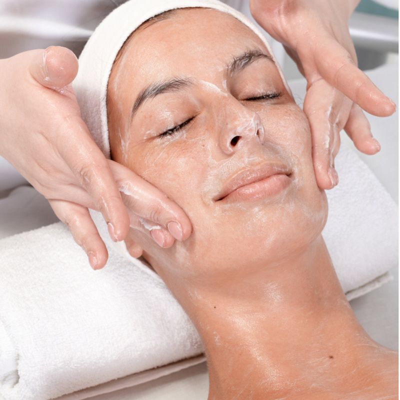 Glo? oxygenating facial treatment in clinical setting